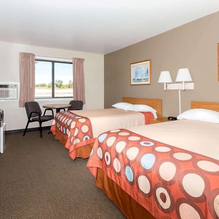 Super 8 By Wyndham Colorado Springs Peterson Space Force Cimarron Hills Kültér fotó
