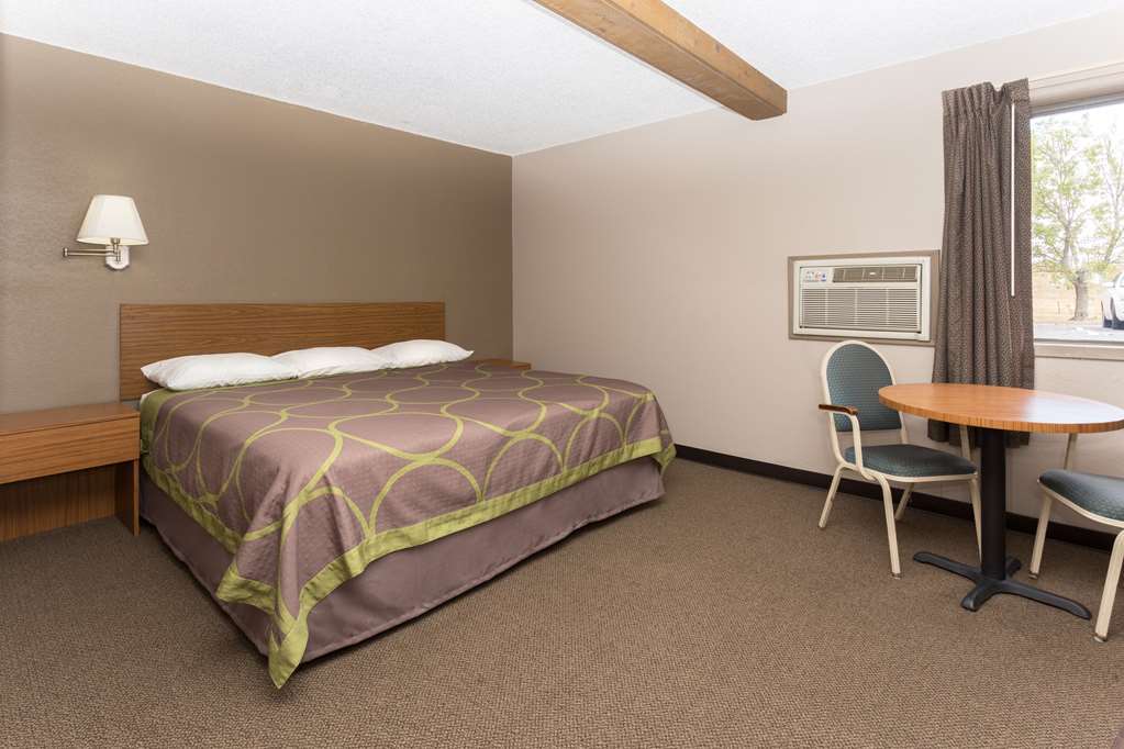Super 8 By Wyndham Colorado Springs Peterson Space Force Cimarron Hills Szoba fotó